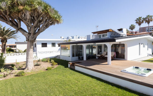 Las Aguilas - Photo 2